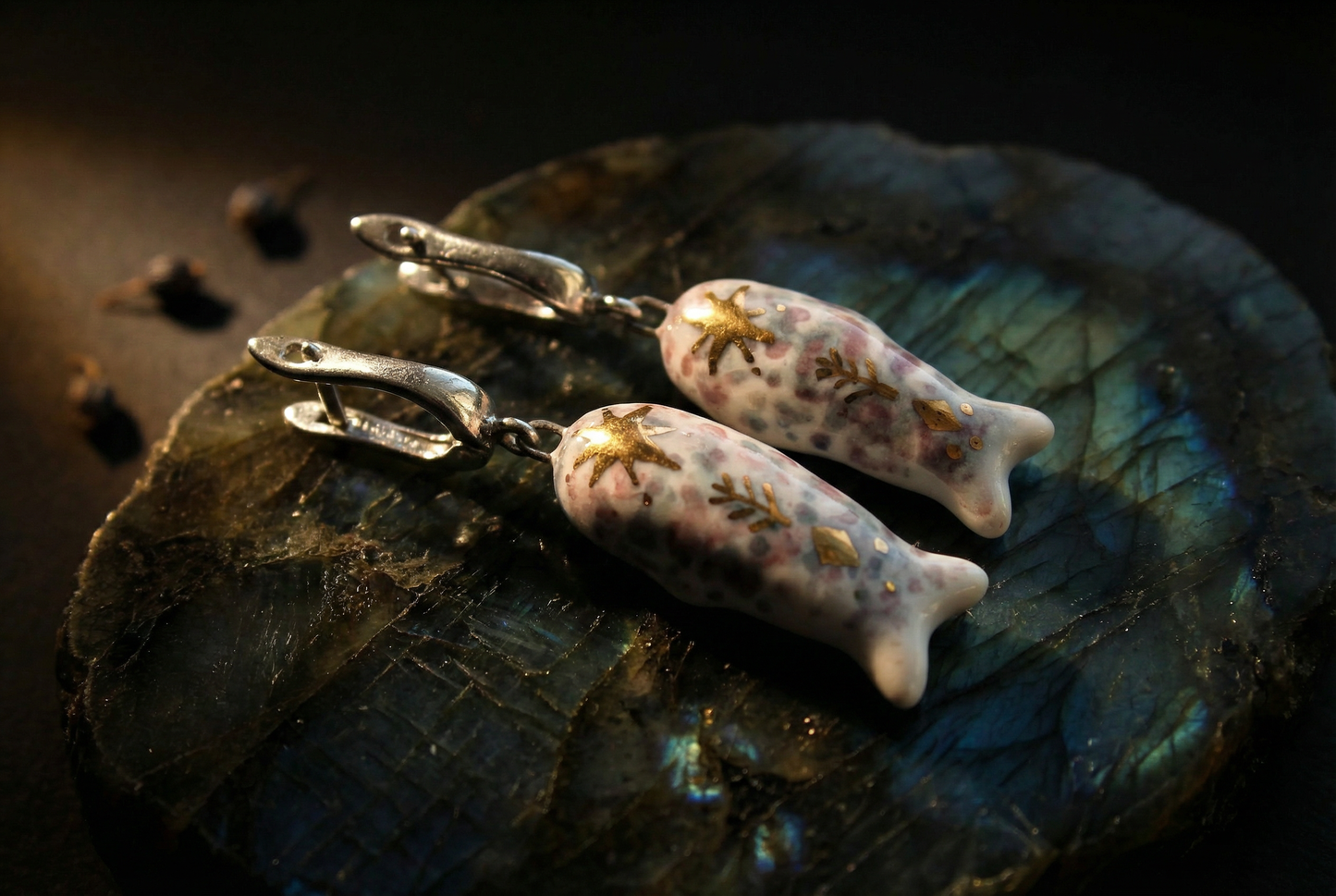 Kolczyki Foczki z porcelany z autorskim malowaniem Kolczyki