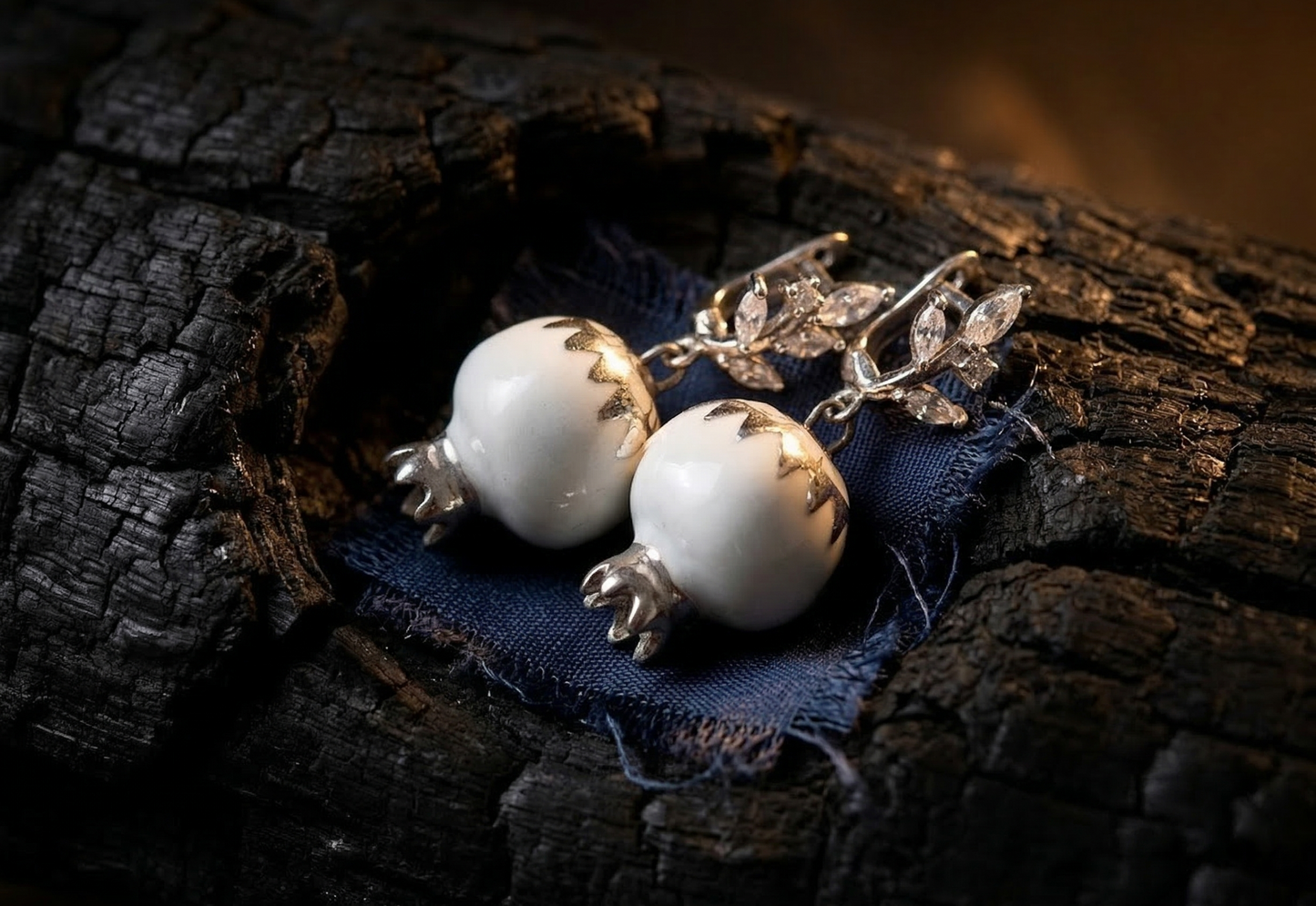 Kolczyki Granat z porcelany z autorskim malowaniem Kolczyki