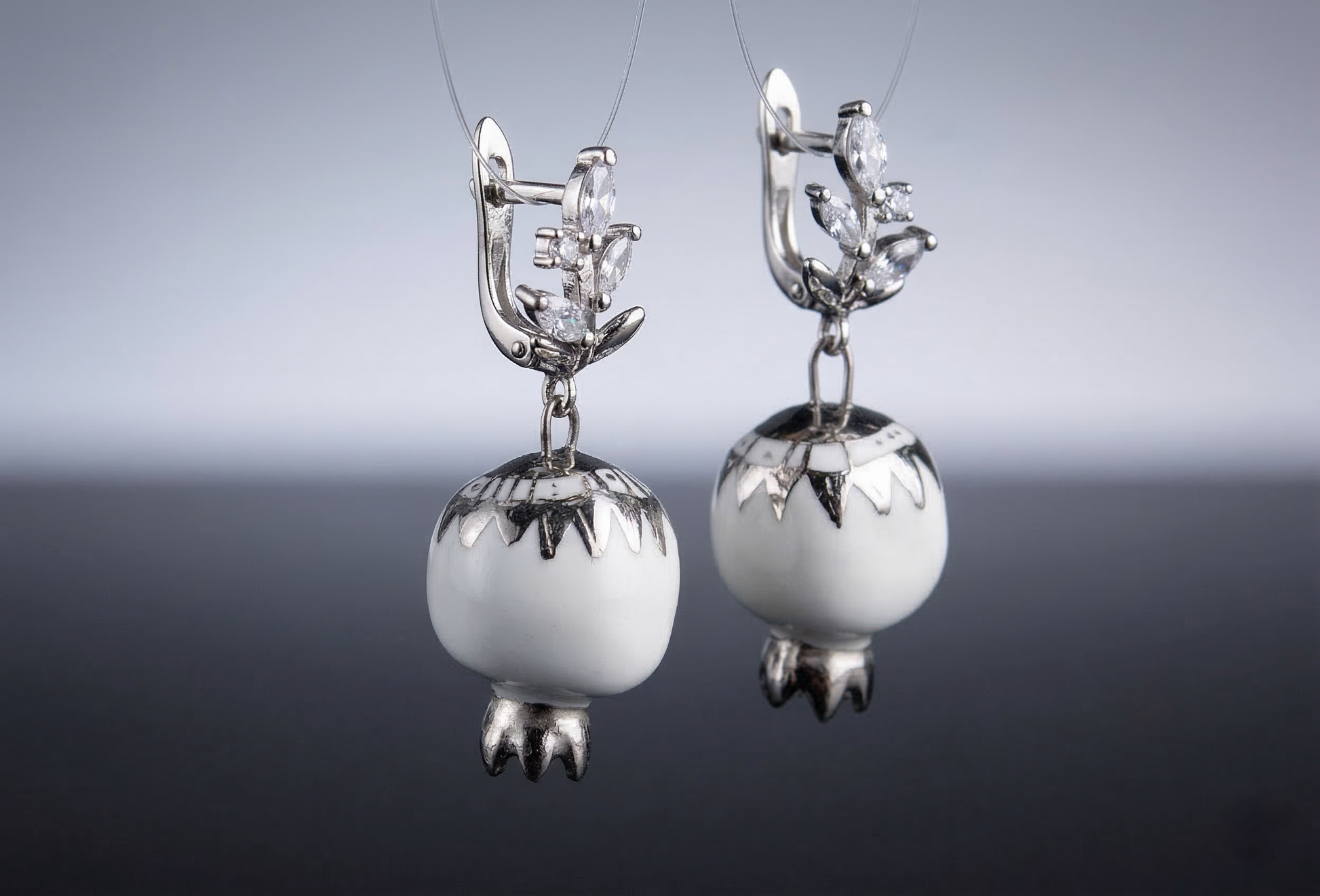 Kolczyki Granat z porcelany z autorskim malowaniem Kolczyki