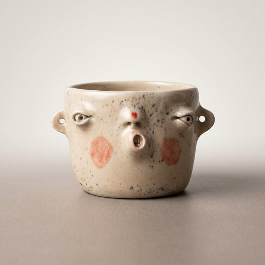 Czarka ceramiczna z obliczem – ręczna robota Ceramika