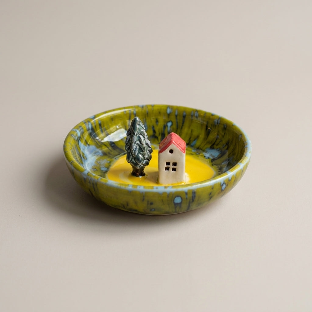 Ceramiczna miseczka na biżuterię – oliwkowo-żółta z domkiem Ceramika