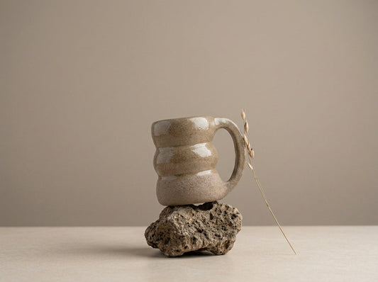 Kubek ceramiczny falowany – ręcznie robiony Kubek ceramiczny