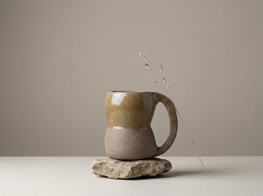Kubek ceramiczny organiczny – ręcznie robiony Kubek ceramiczny