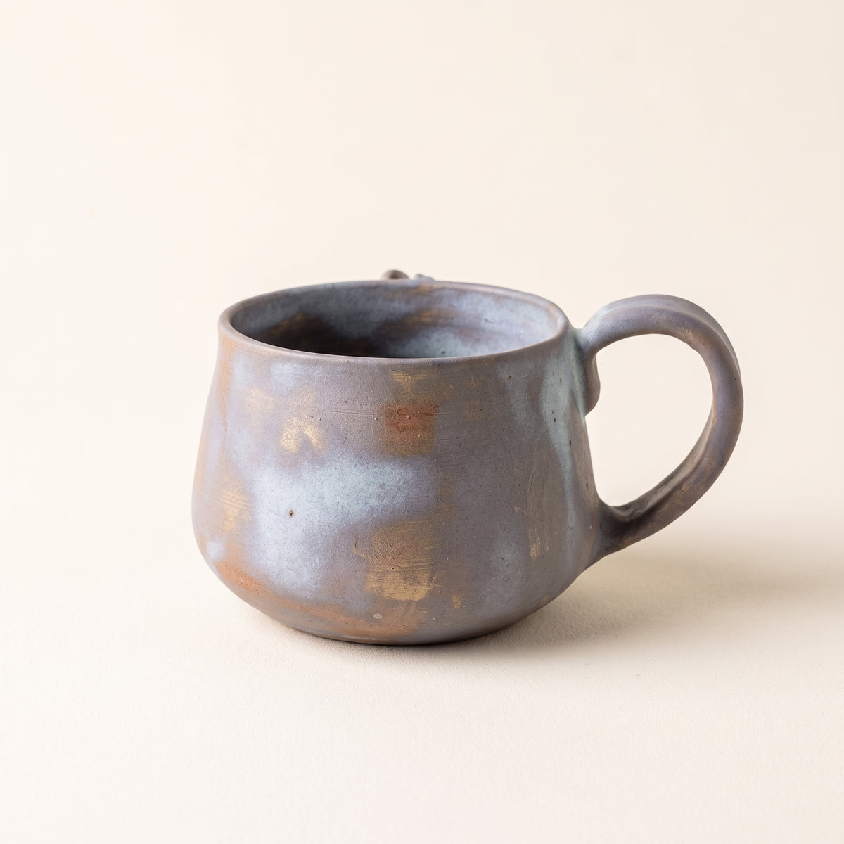 Kubek ceramiczny z pająkiem – szare szkliwo Ceramika