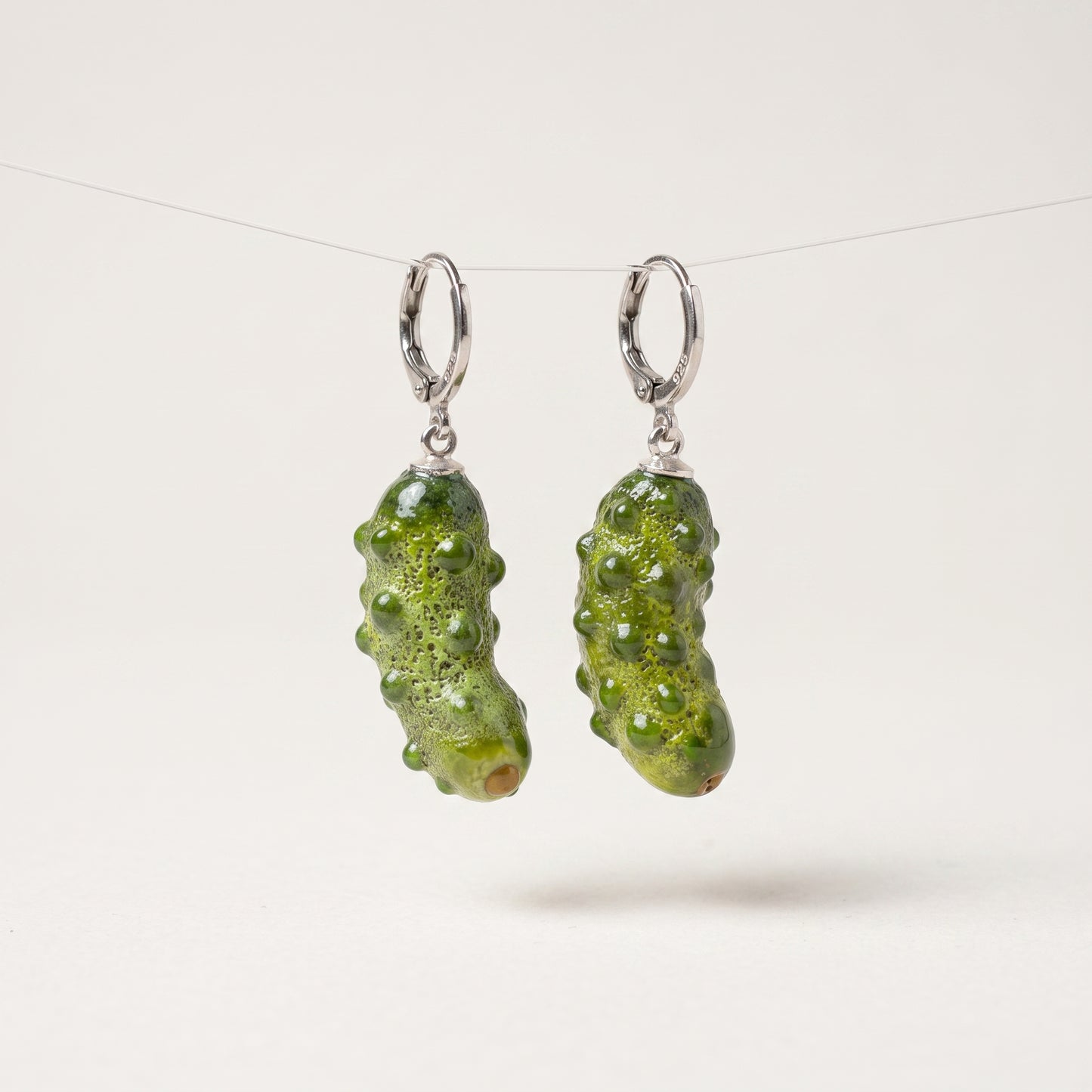 Kolczyki szklane Ogórek – autorski lampwork Kolczyki