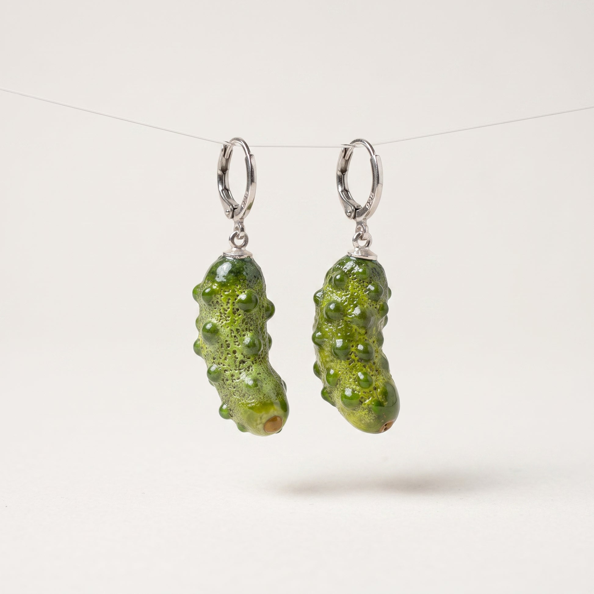 Kolczyki szklane Ogórek – autorski lampwork Kolczyki