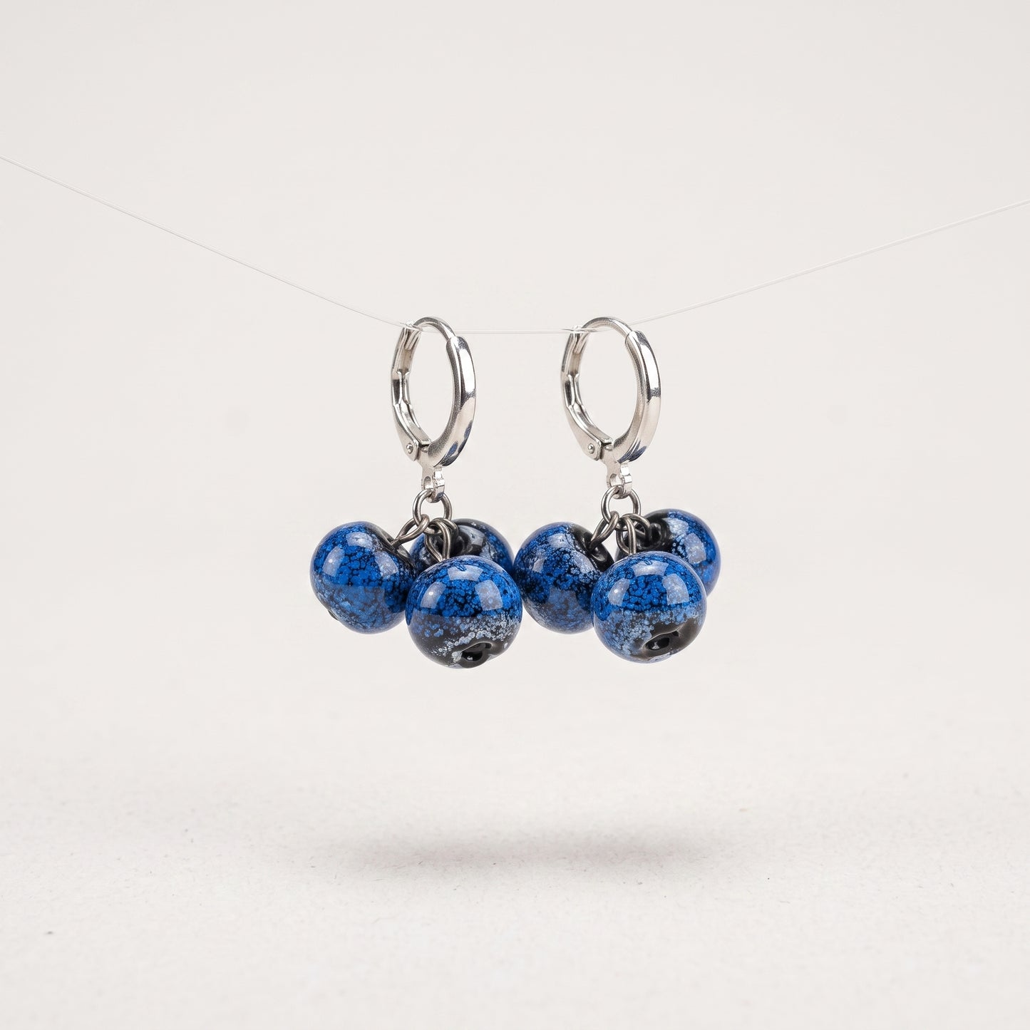 Kolczyki szklane Czarna Jagoda – autorski lampwork