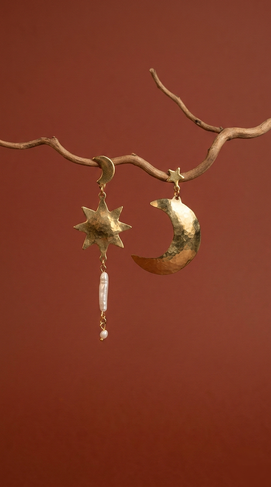 Kolczyki asymetryczne Księżyc i Gwiazda z mosiądzu i pereł Kolczyki