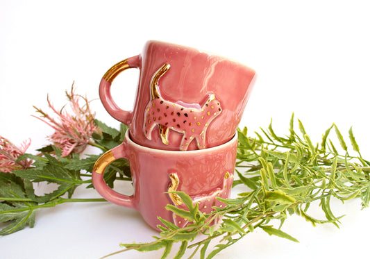 Kubek ceramiczny różowy z kotkiem - ręcznie robiony