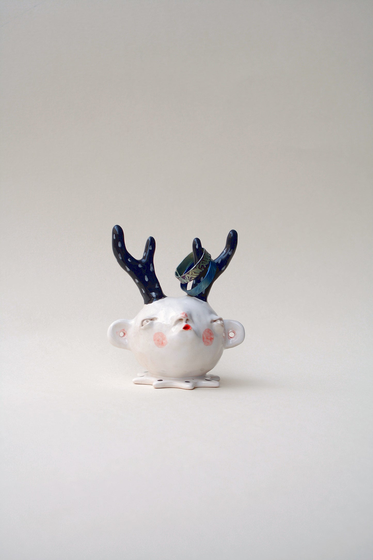 Stojak na pierścionki ceramiczny ręcznie wykonany Renifer Ceramika