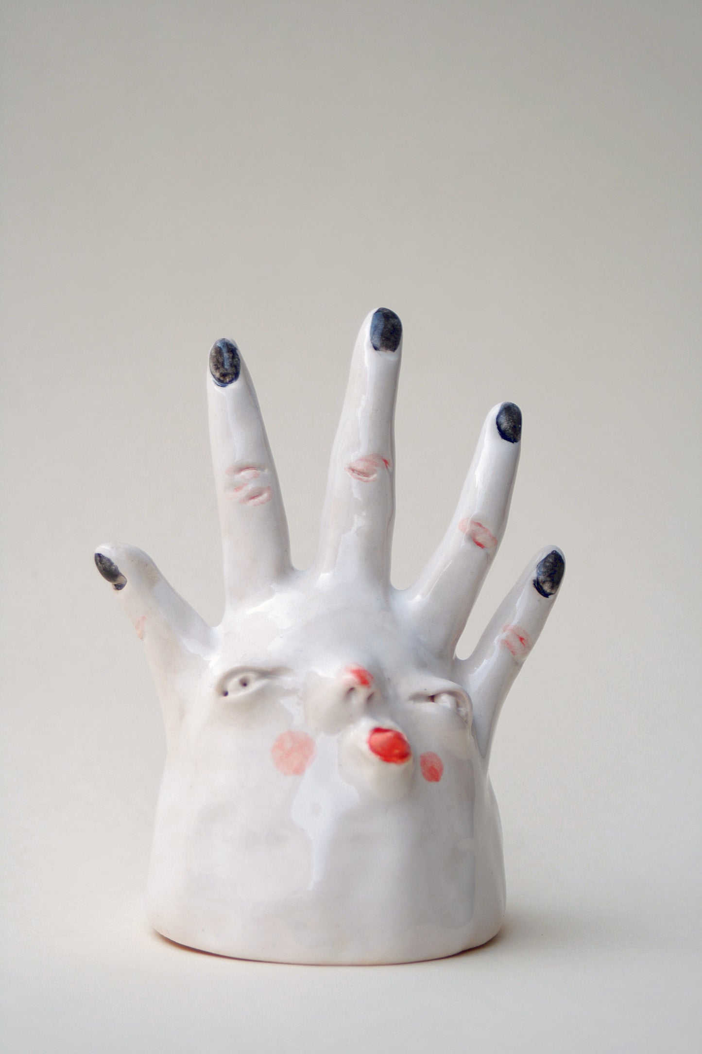 Stojak na pierścionki ceramiczny ręcznie wykonany Ręka 3 Ceramika