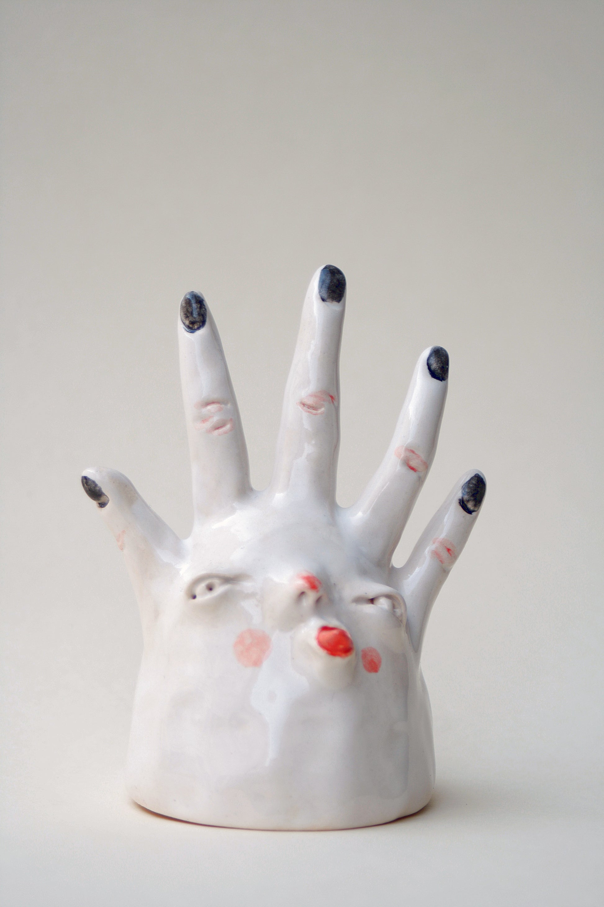 Stojak na pierścionki ceramiczny ręcznie wykonany Ręka 3 Ceramika