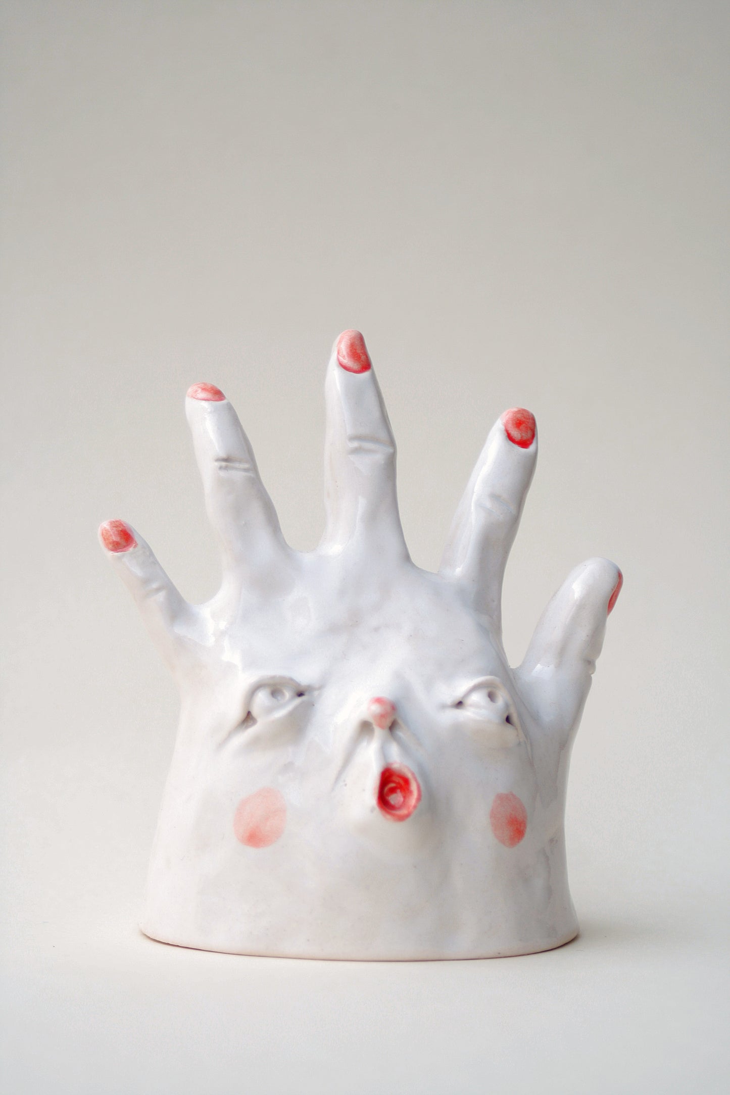 Stojak na pierścionki ceramiczny ręcznie wykonany Ręka 1 Ceramika