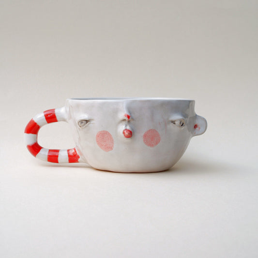 Kubek ceramiczny z pasiastym uchwytem