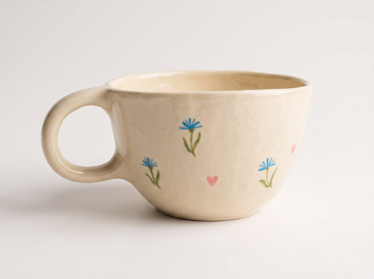 Kubek ceramiczny z chabrami