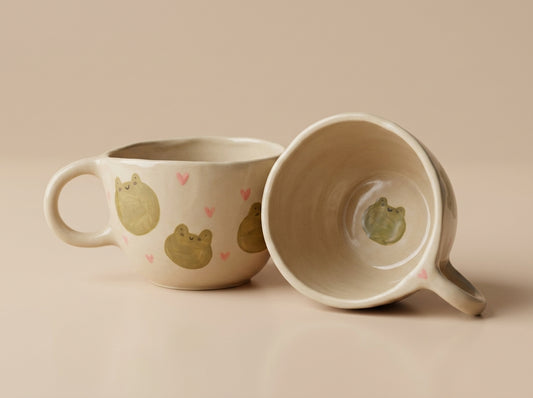 Kubek ceramiczny z żabkami