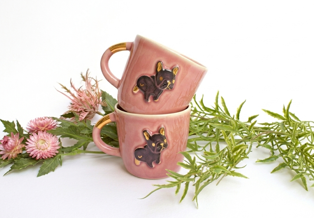 Kubek ceramiczny z Buldogiem Francuskim - ręcznie robiony czarno różowy Ceramika
