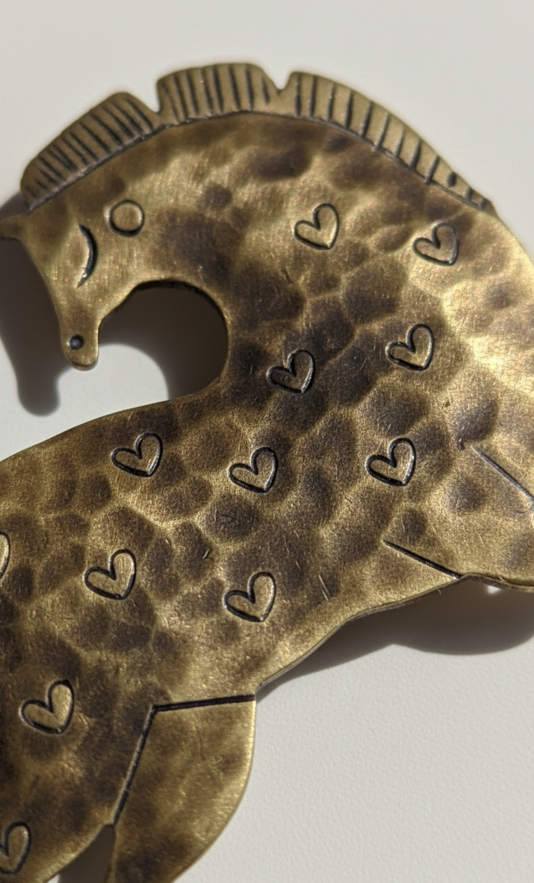 Broszka Koń z mosiądzu