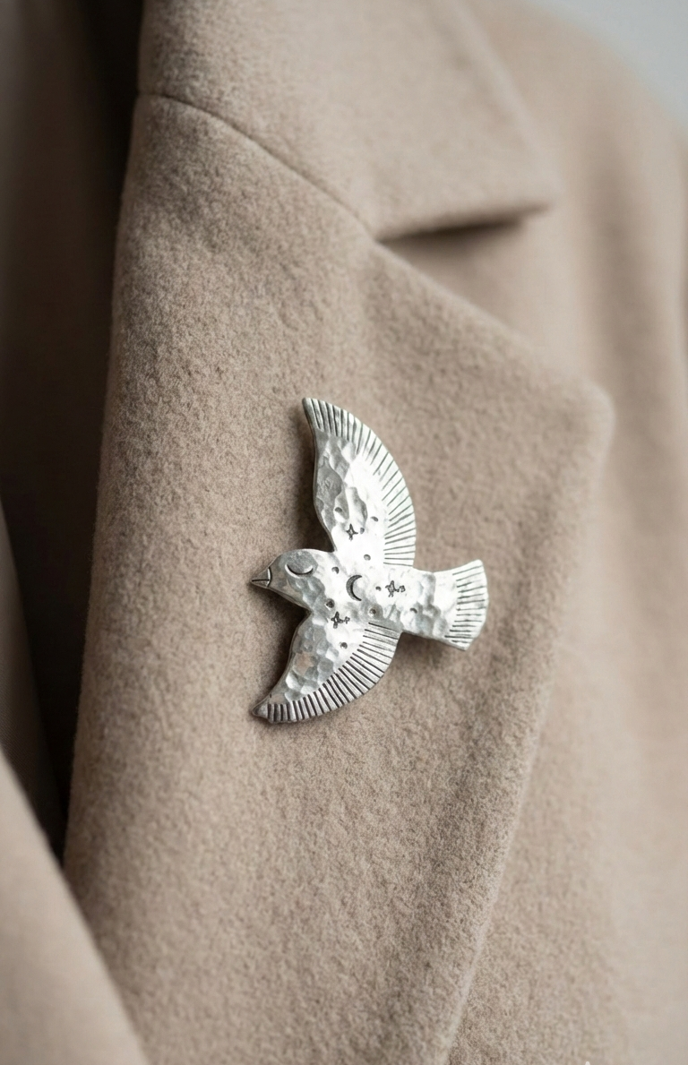 Broszka Jaskółka z melchioru