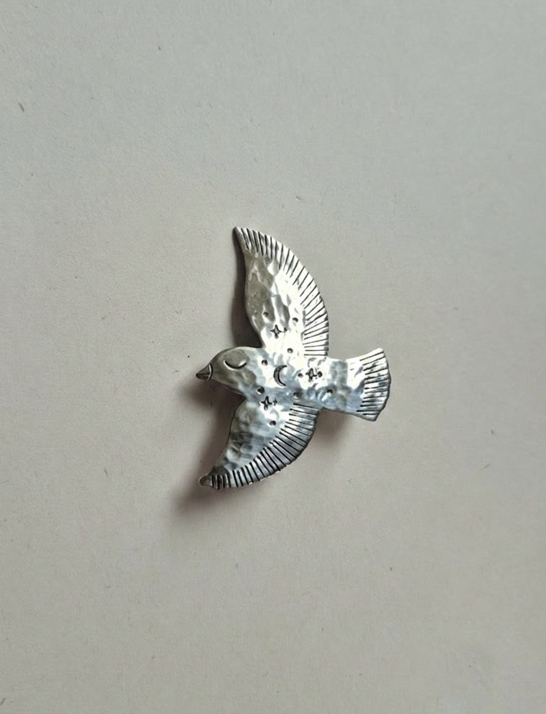 Broszka Jaskółka z melchioru