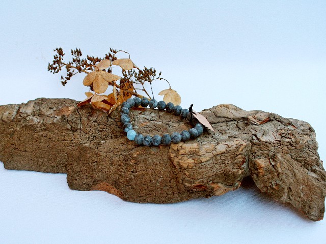 Bransoletka z labradorytu i akwamarynu – tajemnica i harmonia