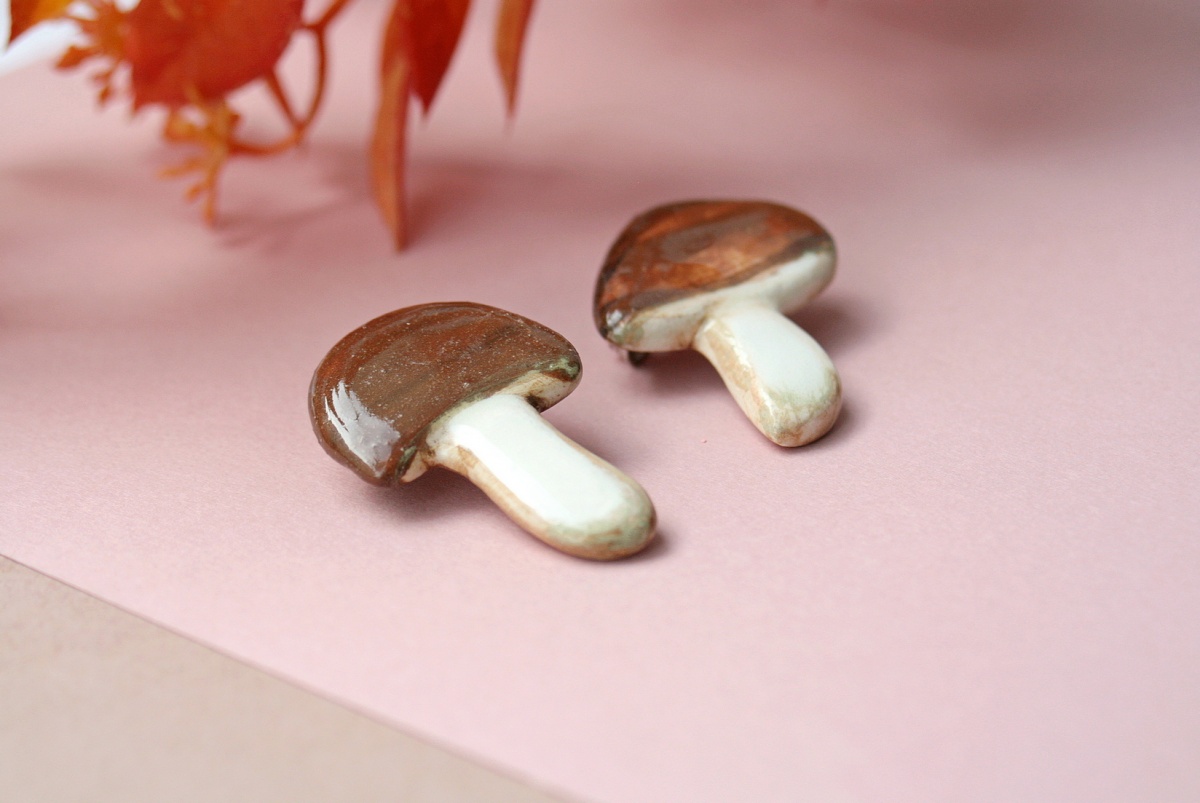 Broszka ceramiczna grzybek mini