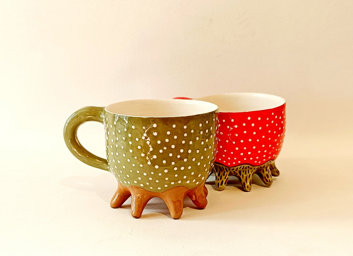 Kubek ceramiczny w kropeczki zielony