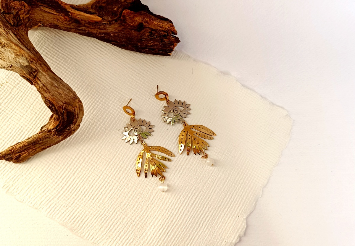 Kolczyki „Sekret lasu” – unikalna biżuteria artystyczna z mosiądzu