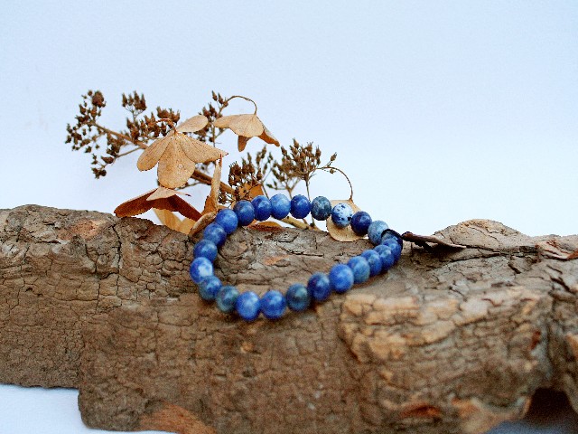 Bransoletka na gumce z sodalitu