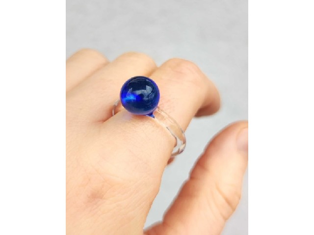 Pierścionek z niebieską kulką xxl