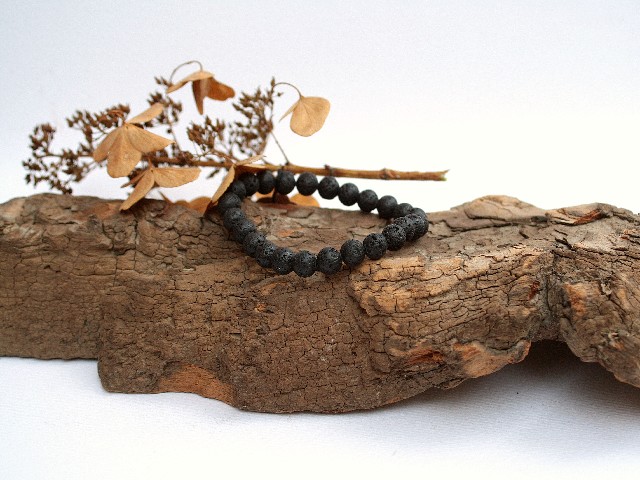 Bransoletka, kamien wulkaniczny