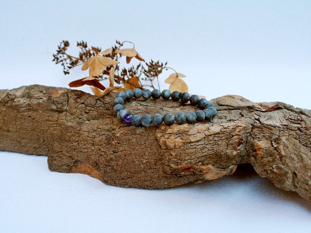 Bransoletka z labradorytu i ametystu – tajemnica i harmonia