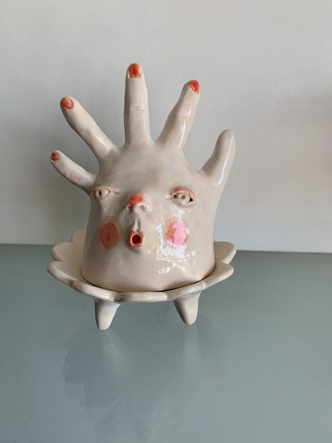 Podstawka ceramiczna handmade – artystyczna rzeźba użytkowa