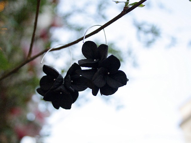 Kolczyki Hortenzje black