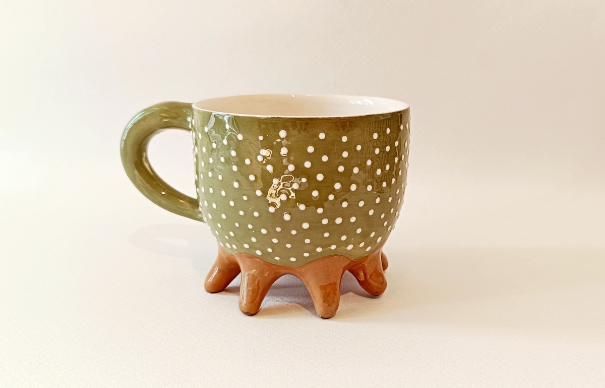Kubek ceramiczny w kropeczki zielony