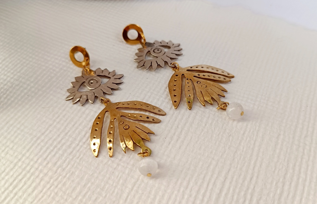 Kolczyki „Sekret lasu” – unikalna biżuteria artystyczna z mosiądzu