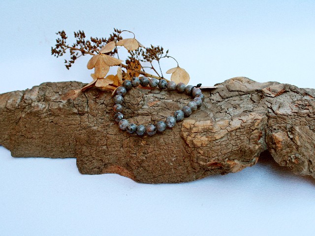 Bransoletka z yooperlitu – niepowtarzalny design