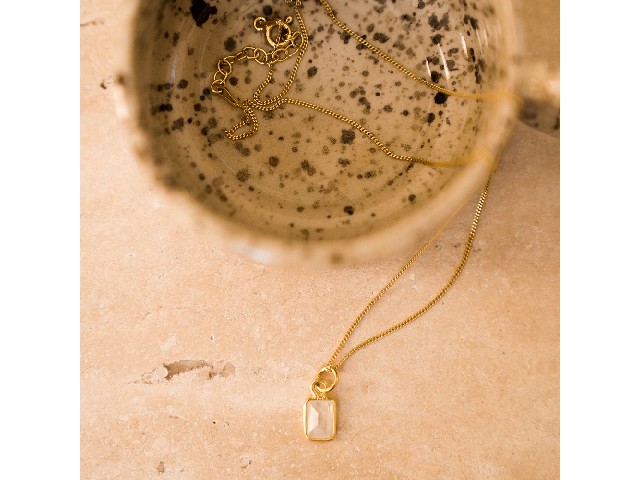 Naszyjnik pozłacany z kamieniem księżycowym – Magic Stones